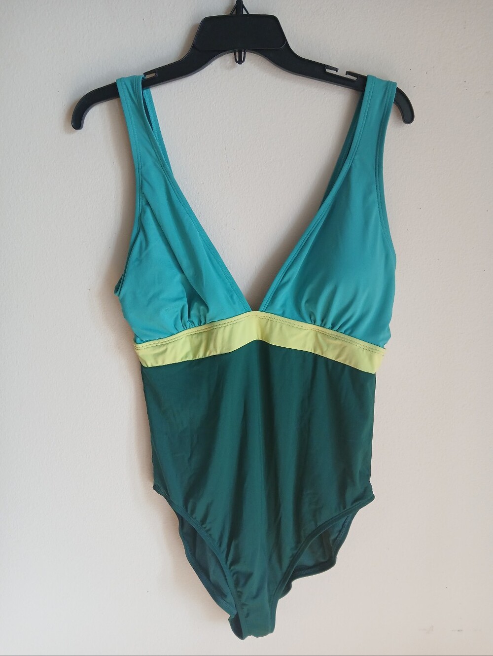 Sonnet Shores Swimsuit One Pierce Green Padded Size 14